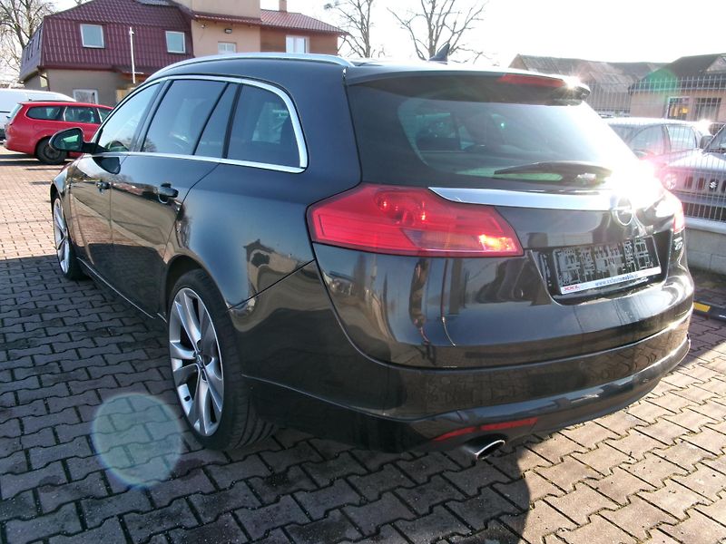 Opel Insignia (2010) 2.0 CDTi - ZADÁNO - fotka 6 z 31