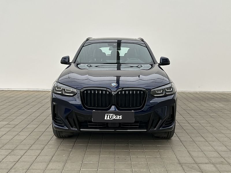 BMW X3 3.0 D 4x4 XDrive - fotka 8 z 32