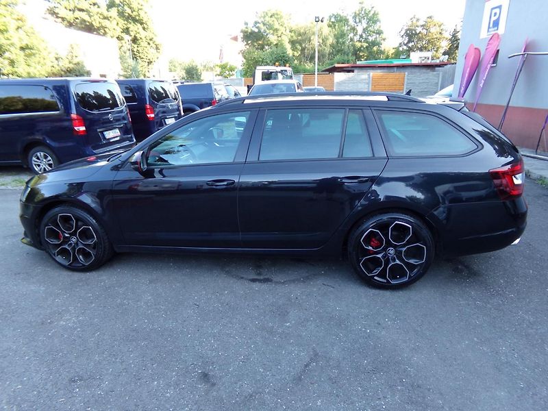 Škoda Octavia 2,0 COMBI RS 135kW BLACK EDITI - fotka 8 z 24
