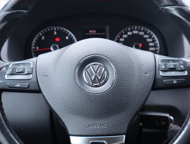 Volkswagen Touran (2013) 1.6 TDI, Serv.kniha, Tempomat - fotka 15 z 16