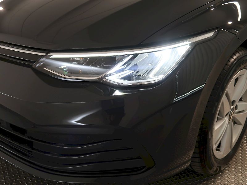 Volkswagen Golf (2023) LIFE 1.0TSI 81KW - fotka 10 z 34