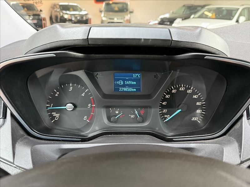 Ford Tourneo Custom 2,2 TitaniumX,114kW,1maj,po se - fotka 17 z 31