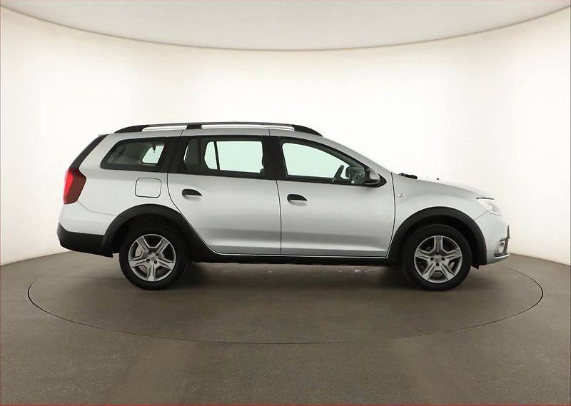 Dacia Logan (2020) Stepway 0.9 TCe, ČR,1.maj - fotka 6 z 14