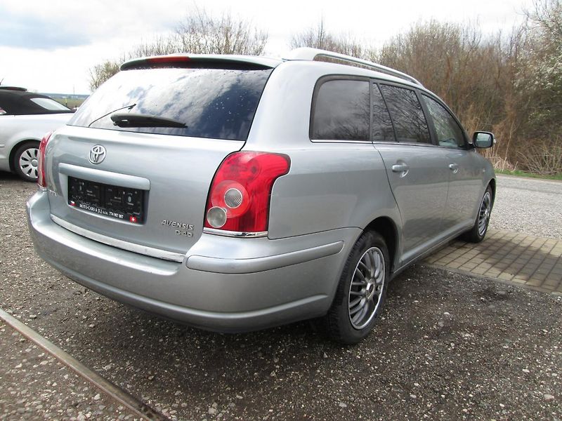 Toyota Avensis (2008) 2,2  130 KW - fotka 10 z 24