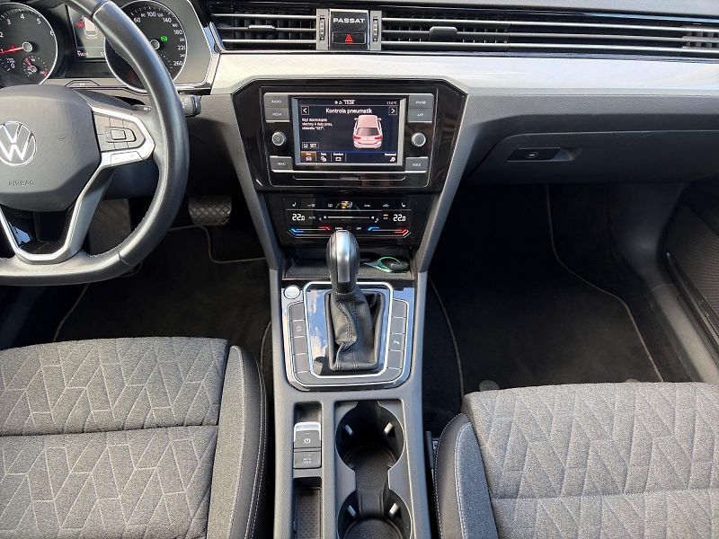 Volkswagen Passat Variant (2023) BUSINESS 1.5TSI 110kW DSG CZ  - fotka 10 z 11