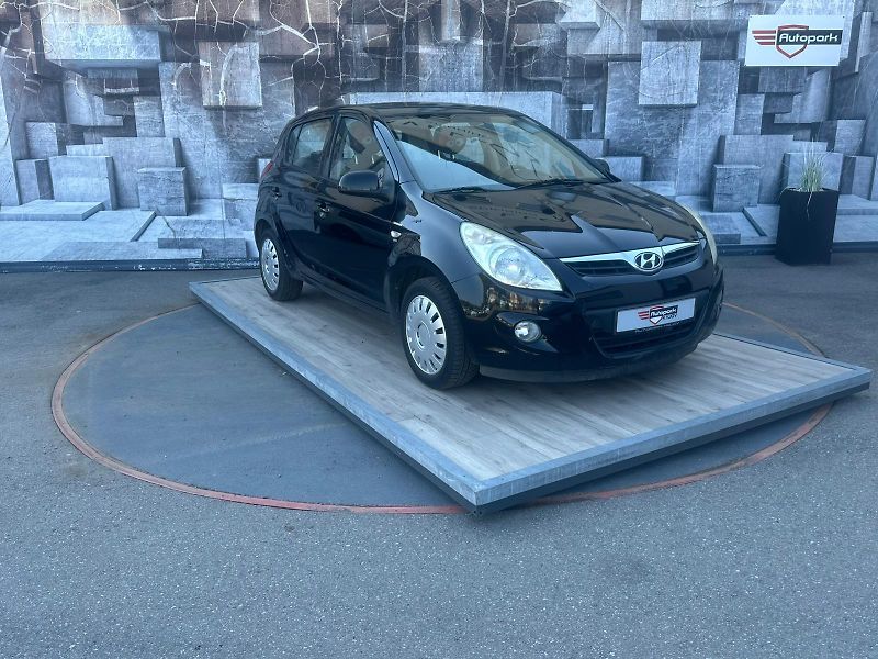 Hyundai i20 (2009) 1.2i, 57KW - fotka 1 z 20