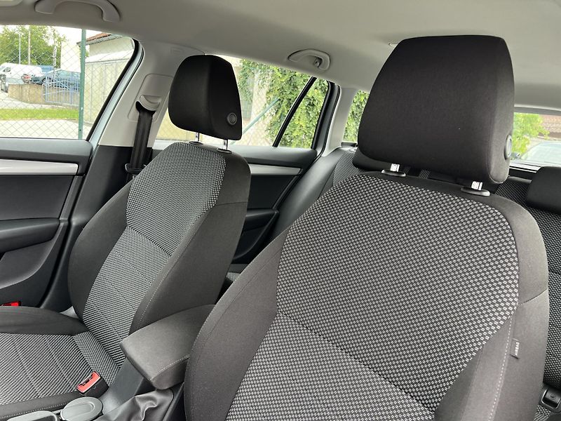 Škoda Octavia 1.6TDi 81kw KLIMA TEMPOMAT ALU - fotka 10 z 42