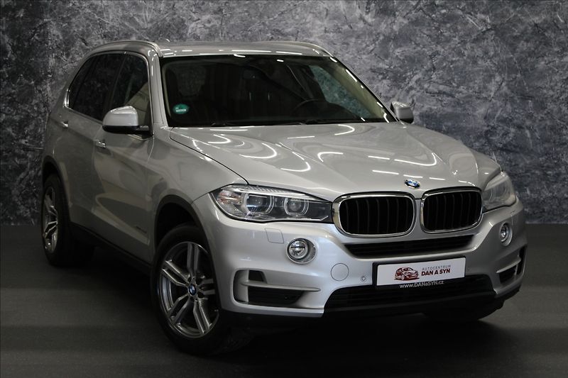 BMW X5 2,0 xDrive25d Steptronic 7míst - fotka 2 z 32