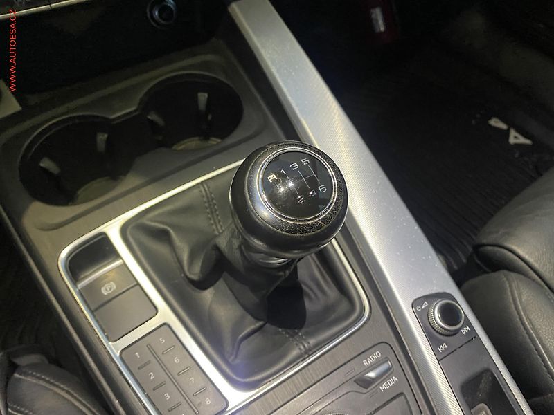 Audi A4 (2016) 2.0 TDi, Bixen, kůže, navi - fotka 16 z 19