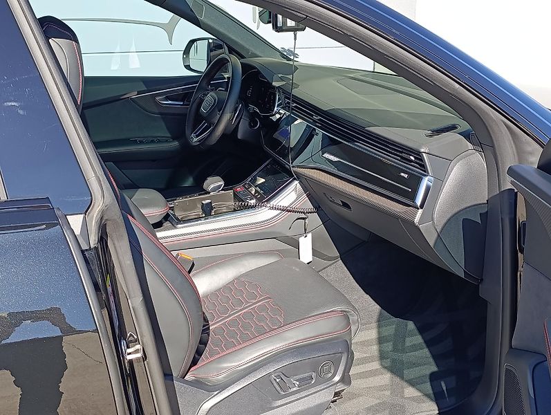 Audi RS Q8 4.0TFSI 441kW QUATTRO ČR DPH  - fotka 22 z 40