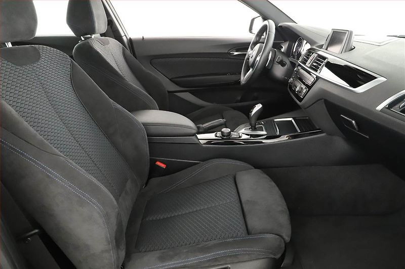 BMW Řada 2 (2019) M240i xDrive - fotka 7 z 18