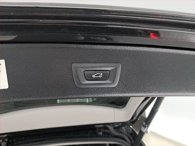 BMW X3 (2014) xDrive20d, 4X4, Automat - fotka 16 z 19