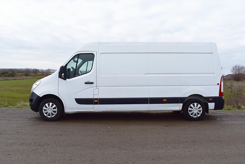 Renault Master 2,3 DCi L3H2,AC,DPH,AT,AKCE! - fotka 2 z 13