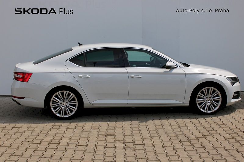 Škoda Superb (2023) 2.0 TDI 147 kW Style - fotka 3 z 25
