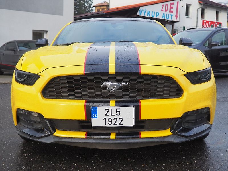 Ford Mustang (2015) 3.7i, 224kW, Manuál - fotka 6 z 27