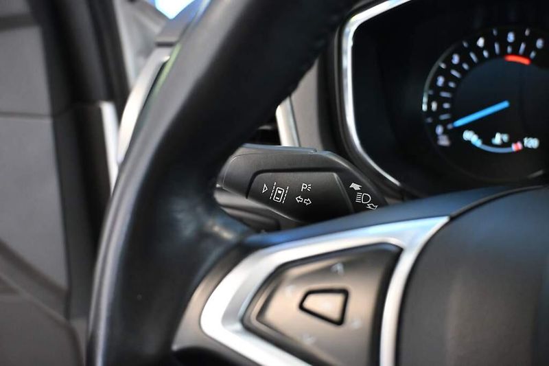 Ford Mondeo (2022) 2.0 140 KW LED SONY ACC 8AT EC - fotka 14 z 41