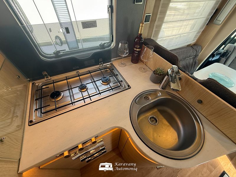 Hymer Ostatní (2019) B680 Mercedes Plná výbava,3,5t - fotka 15 z 34