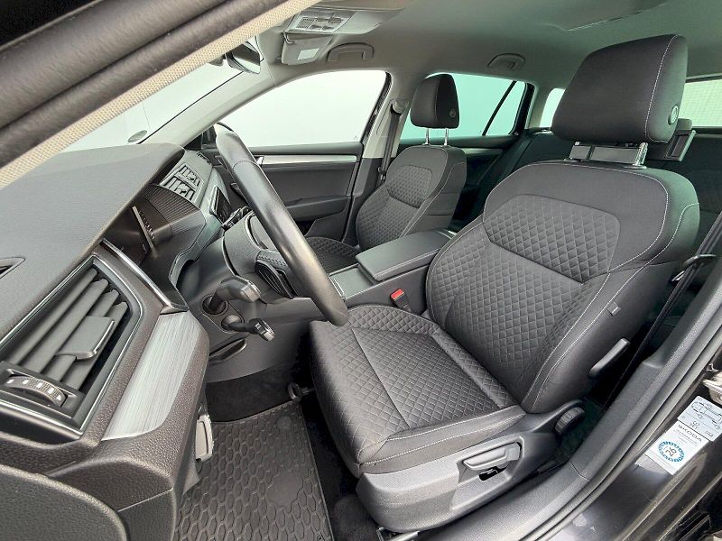 Škoda Superb (2022) 2.0 TDI 110kW DSG Business - fotka 6 z 35