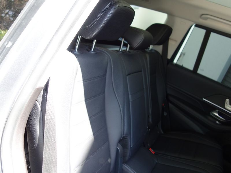 Mercedes-Benz GLS (2023) 400D*PRÉM-PLUS*AMG*PAN*HEAD*CZ - fotka 46 z 50
