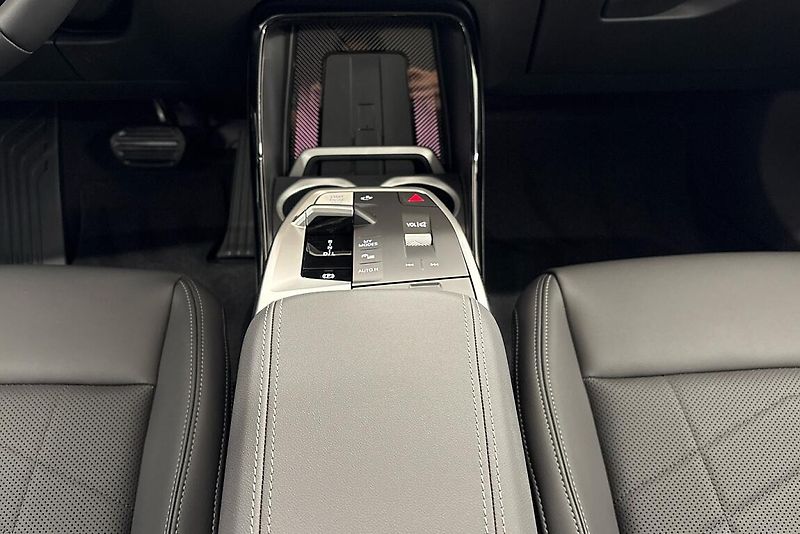 BMW X1 sDrive18d - fotka 11 z 14