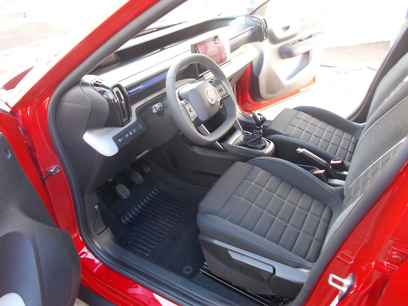 Citroën C3 (2026) PLUS Turbo 100k Manual - fotka 8 z 13