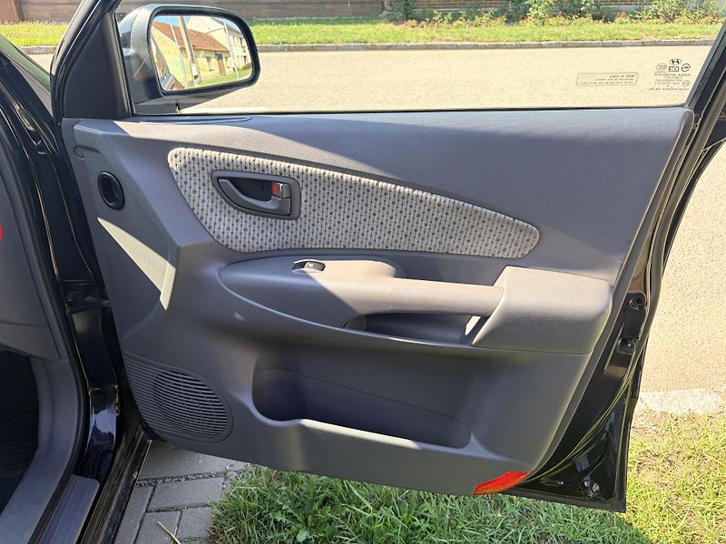 Hyundai Tucson 2.0CRDi 4x4 Tažné - fotka 20 z 23