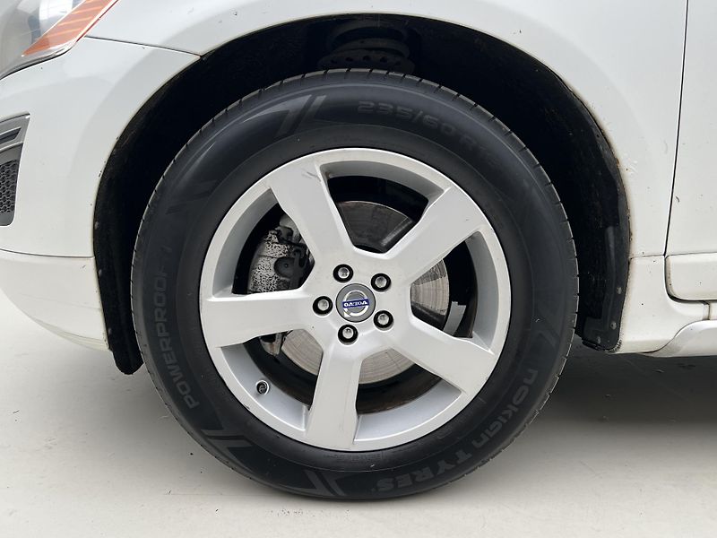 Volvo XC60 D5 AWD R-DESIGN AUT  - fotka 13 z 27