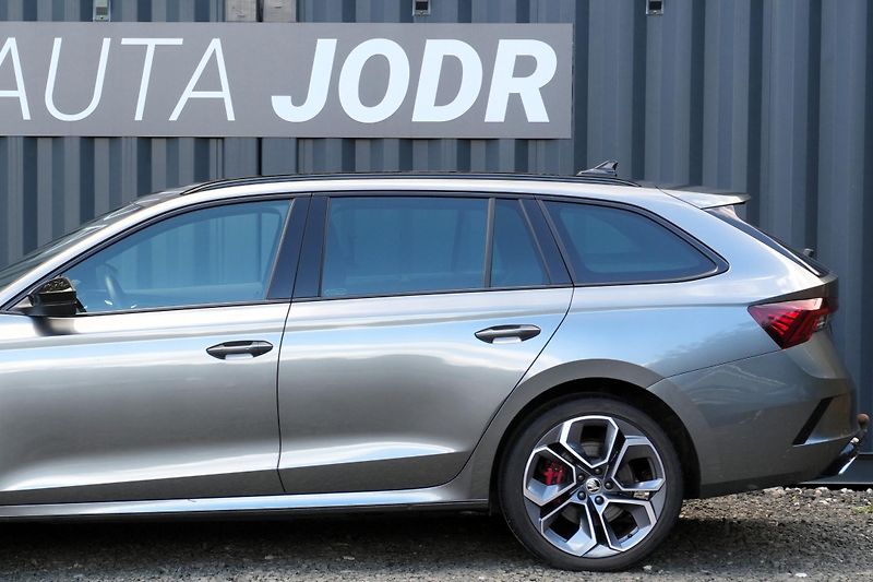 Škoda Octavia iV RS 1.4 TSI, ČR, Tažné, ACC - fotka 3 z 40