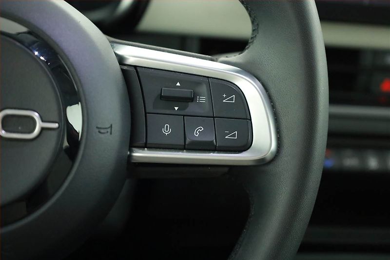 Fiat 600 (2024) La Prima 54 kWh, SoH 96% - fotka 12 z 12
