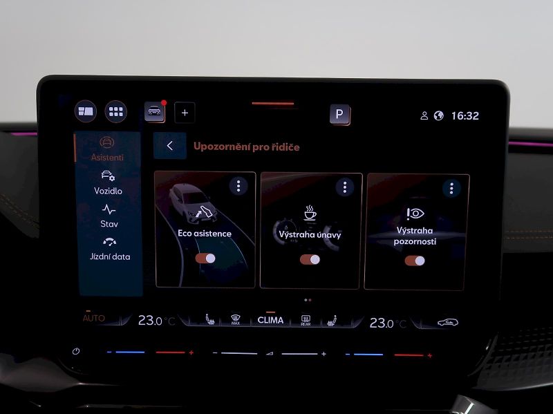Cupra Leon (2025) 1.5eTSI 110KW DSG - fotka 30 z 41