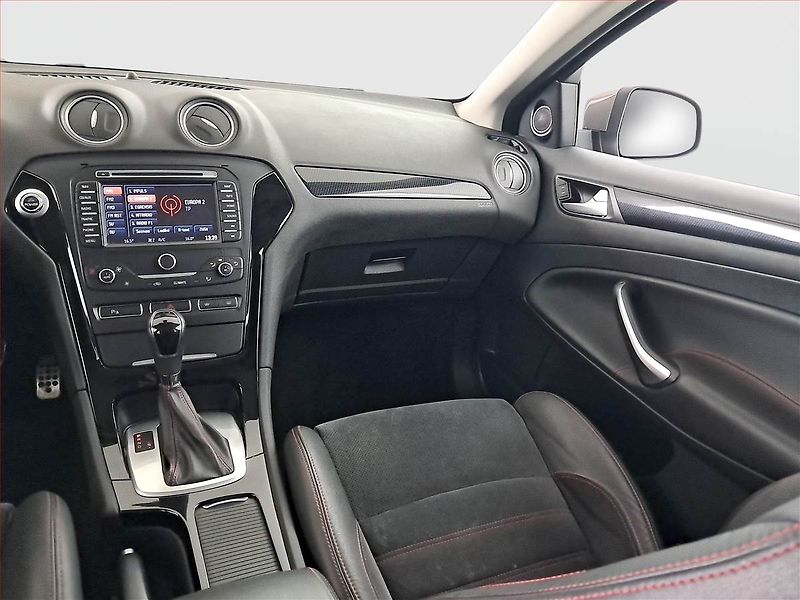 Ford Mondeo (2013) 2.2 TDCi, Automat, Navi - fotka 8 z 18