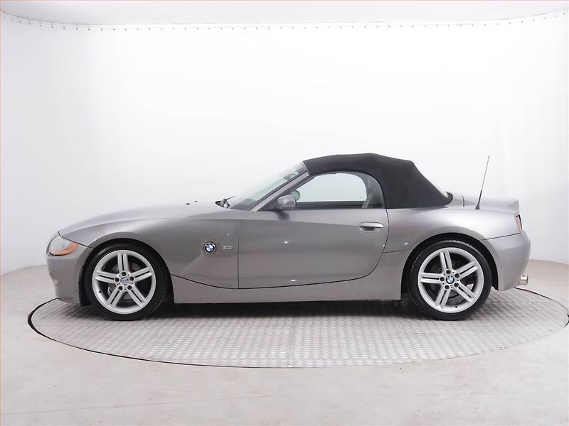 BMW Z4 (2003) 3.0i, Automat, Kůže, Bi-Xenony - fotka 20 z 23
