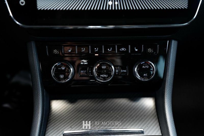 Škoda Superb (2019) Superb SportLine 4x4 200kW - fotka 43 z 45