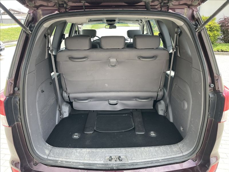 SsangYong Rodius 2,0 CRD 114kw 4x4 7mist odp.DP - fotka 9 z 28