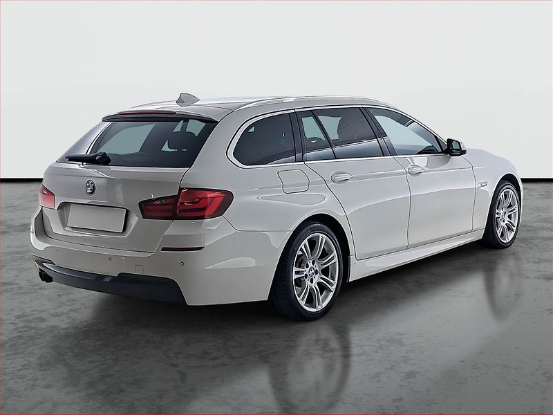 BMW Řada 5 (2013) 530d xDrive, 4X4, Automat - fotka 5 z 30