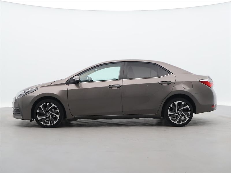 Toyota Corolla 1,6 VVT-i Aut. CZ Executive - fotka 4 z 29