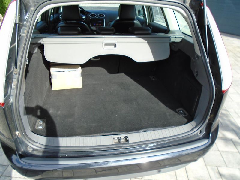 Ford Focus 2.0Tdci 100kW Titanium - fotka 17 z 25