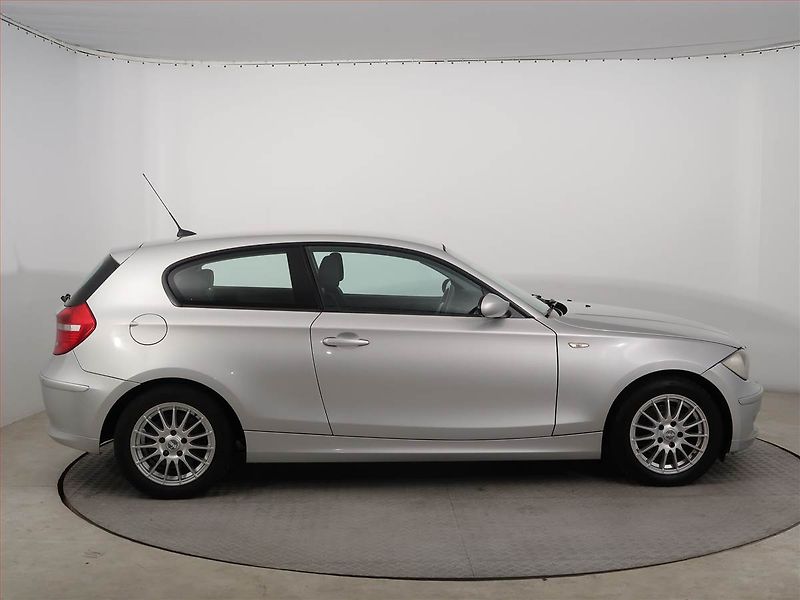 BMW Řada 1 (2008) 118d, Serv.kniha, CZ doklady - fotka 6 z 14