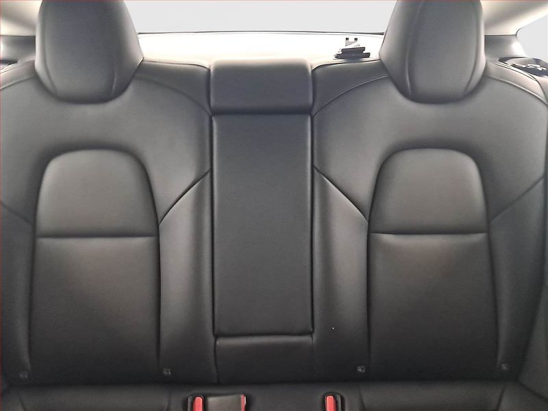Tesla Model 3 (2019) Long Range 4WD 82kWh, SoH 84% - fotka 10 z 27