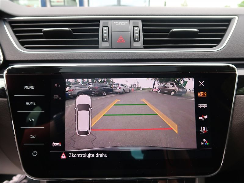Škoda Superb 2,0 TSi,200kW,NovéČR,L&K,4x4 - fotka 15 z 32