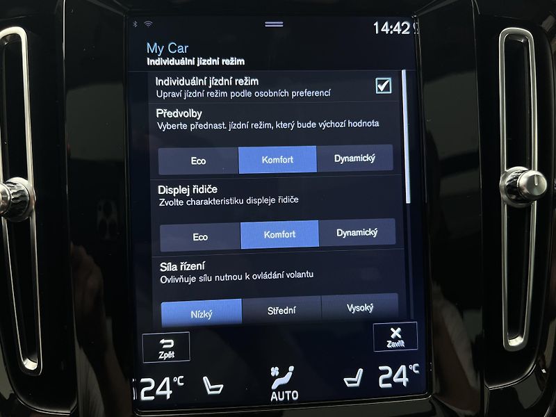 Volvo XC40 T4 INSCRIPTION AUT - fotka 36 z 44