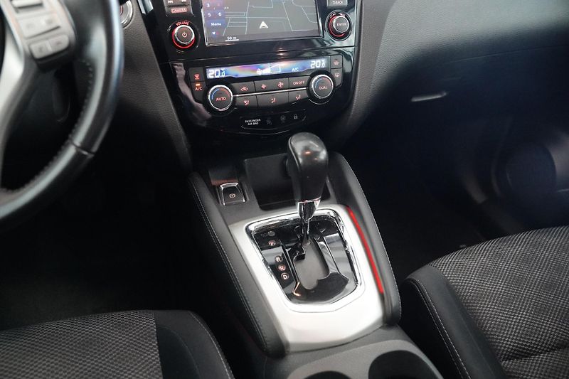 Nissan Qashqai - fotka 22 z 25