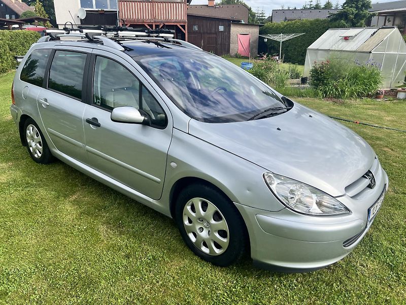 Peugeot 307 2.0HDI 66KW,PANORAMA,TZ,1MAJDR - fotka 9 z 46