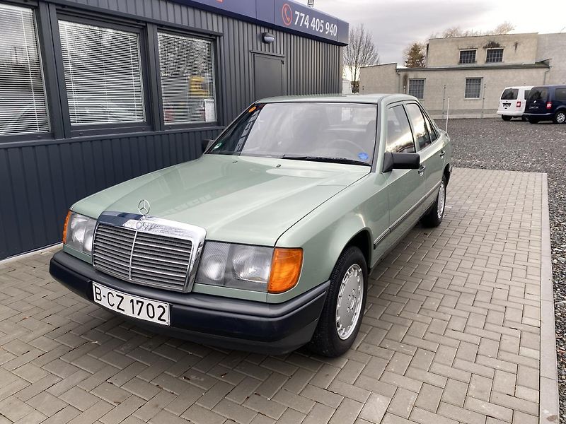 Mercedes-Benz 124 2.0i - 1xMaj - 40 000km - TOP - fotka 2 z 54
