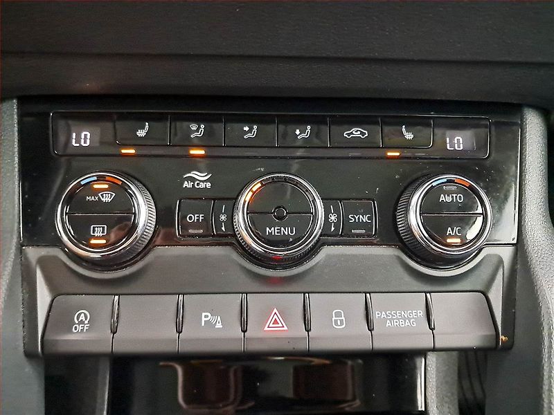 Škoda Karoq (2020) Ambition Plus 1.5 TSI - fotka 13 z 17