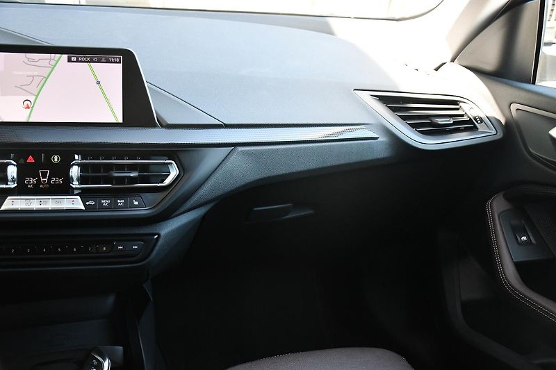 BMW Řada 2 218d NAVI KAMERA 1.M ČR - fotka 8 z 41