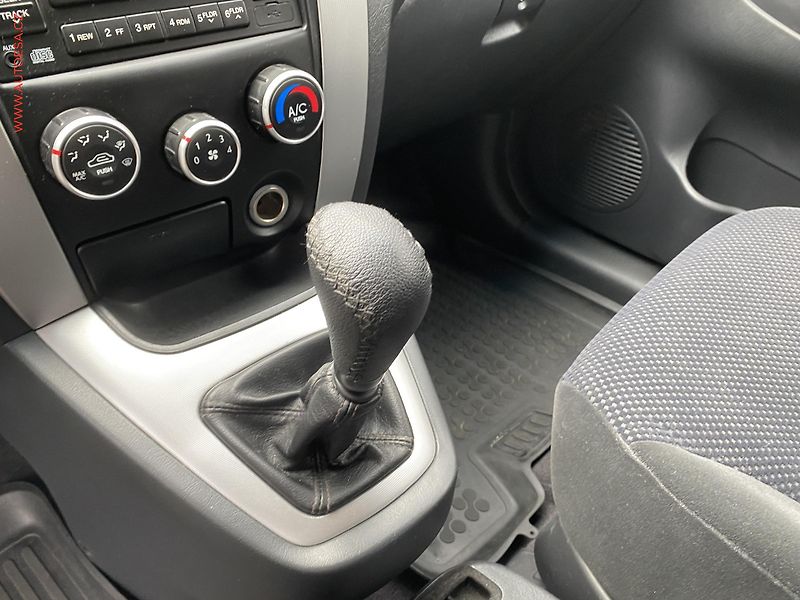 Hyundai Tucson (2008) 2.0i, AC, el. výbava - fotka 15 z 15