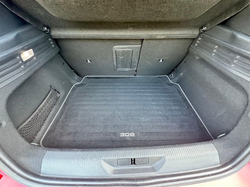 Peugeot 308 (2022) ALLURE PACK 1.2 PureTech 130 S - fotka 26 z 27
