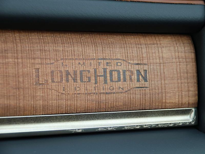 RAM 1500 (2024) Longhorn Sport 5.7 V8 Hemi  - fotka 27 z 39