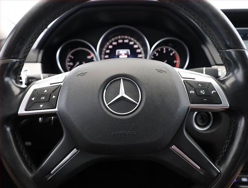 Mercedes-Benz Třídy E (2013) Elegance E 220 CDI, Automat - fotka 8 z 20